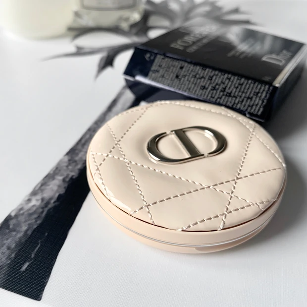 ディオールスキンフォーエヴァークチュールルミナイザー 02 ピンク グロウ　Dior  ディオール　MAQUIA ベストコスメ　2021 下半期　ハイライト