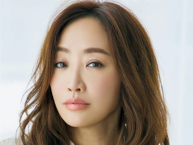 【神崎 恵さんの「恋させる瞬間」】ベージュを着る日のヘア&メイクは透明感と華やかさを