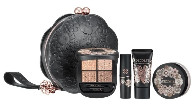 コスメデコルテのポーチ付きクリスマスコフレ コスメデコルテ エターナル ブルーム コレクション