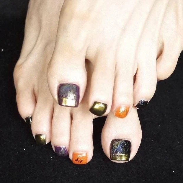 『ハロウィンにもオススメ！ 100均アイテムで作るユニコーンネイル【ギ☆のセルフネイル手本帖】』