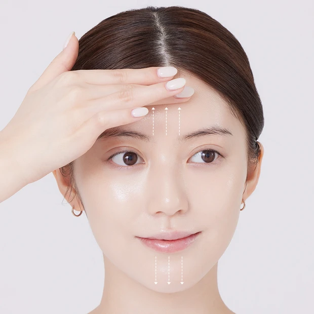 マキア　リキッドファンデーション　塗り方　指　3