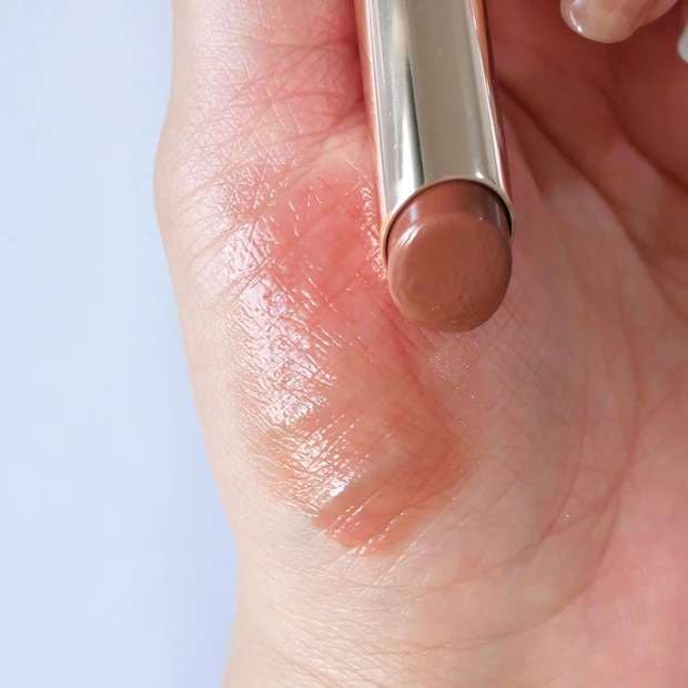 OPERA(オペラ)リップティントN 111 フォギーベージュ スウォッチ