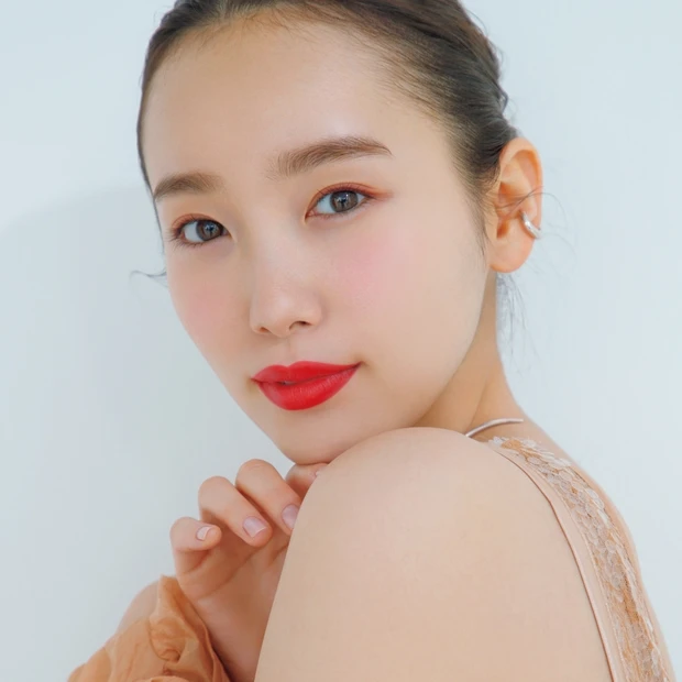 中野明海さんの春メイク。NOTゴージャス”な赤みメイクが今の気分！