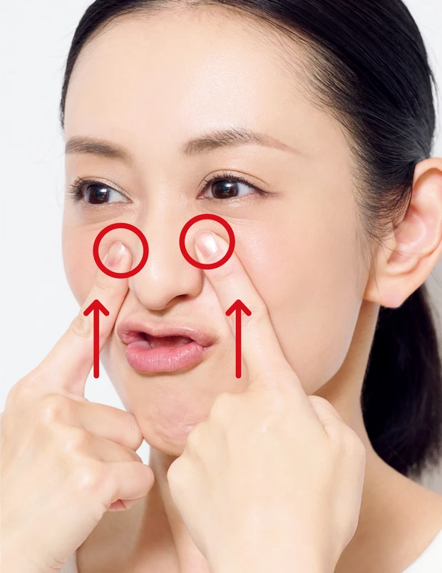 人中を短縮する小顔マッサージ2