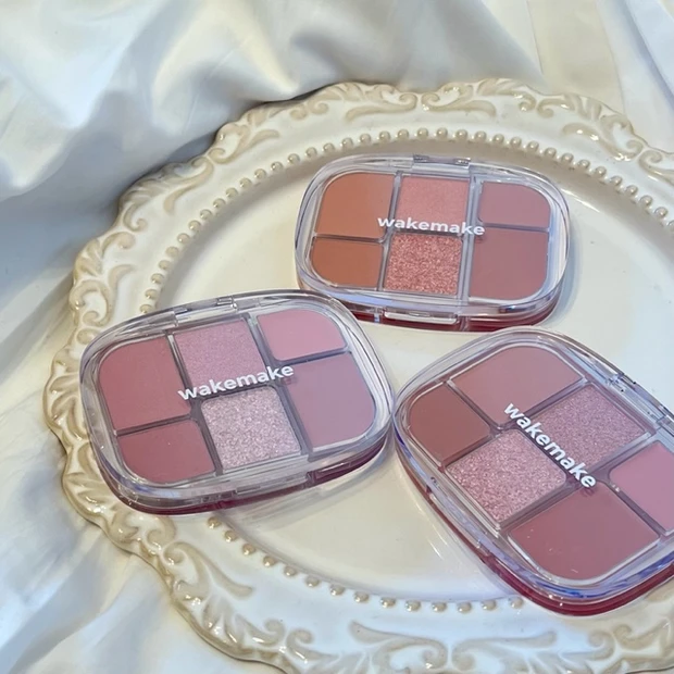 これひとつで上品な目元が完成♡色んな質のワントーンカラーで使い方自由自在！【WAKEMAKE ソフトシアーマルチパレット】_1