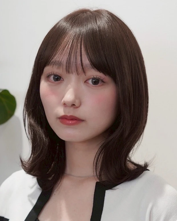 ヘアカタログ　ボブ　ボブヘア　前髪あり　正面