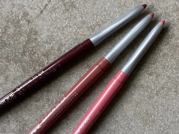 【春コスメ2026】クリニーク人気リップライナーの春新色を全色スウォッチ！