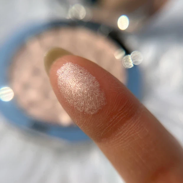 ディオール ハイライト イエベ ディオールスキン フォーエヴァー グロウ ルミナイザー 03 ピンク ヘイロー