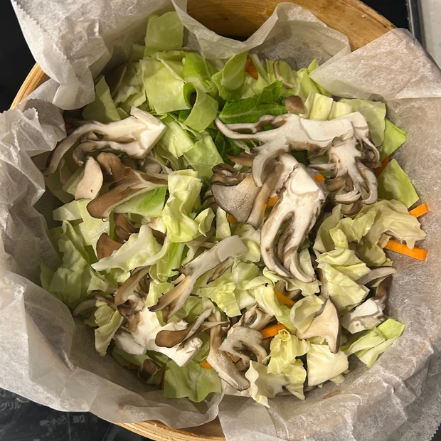 美肌にいい簡単せいろ蒸しレシピ|鮭と野菜のちゃんちゃん蒸し