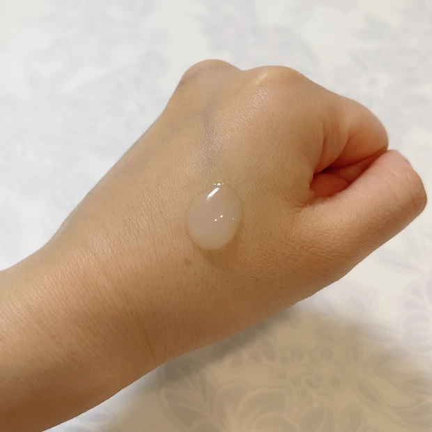 リポソーム アドバンスト リペアセラムのテクスチャー①