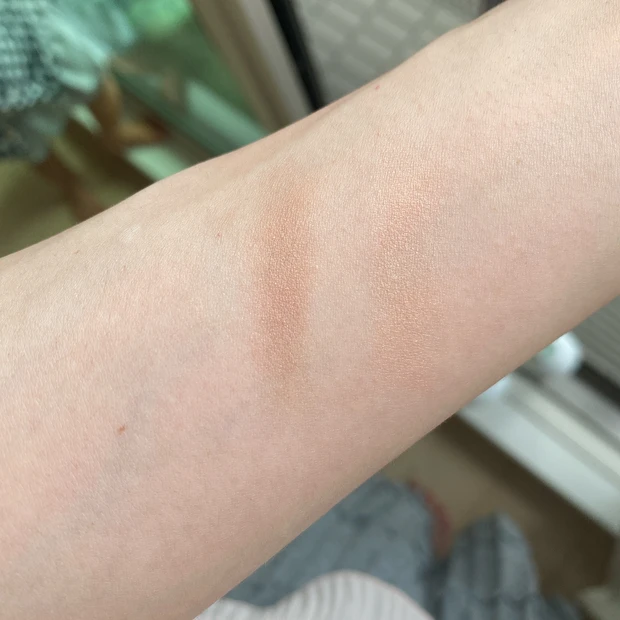 【エレガンスアルモニーアイズ】持っていて損はなし♡上品かつ華やかな定番アイシャドウ_3