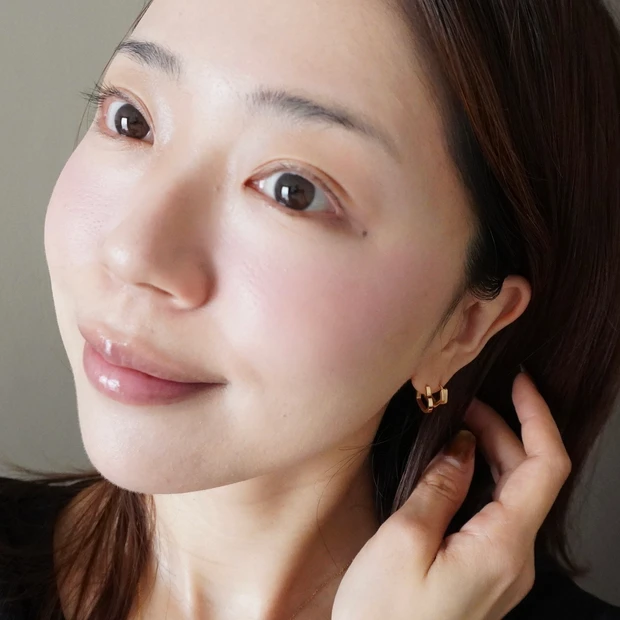 MAQUIA11月号掲載 鈴木えみさんのAIベースメイク、パウダー塗布後の仕上がり