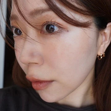 2025年9月5日限定発売のアディクション コンプリートパレット "ソフト ヒュー"102 Maroon Hue（マルーン ヒュー）でメイクしてみた写真