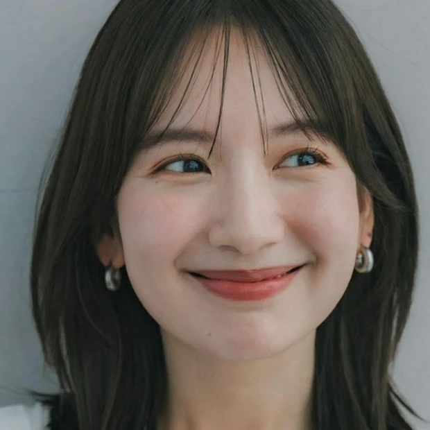 【切りっぱなしミディアム】顔まわりレイヤーで抜け感UP！ 時短も叶う大人…