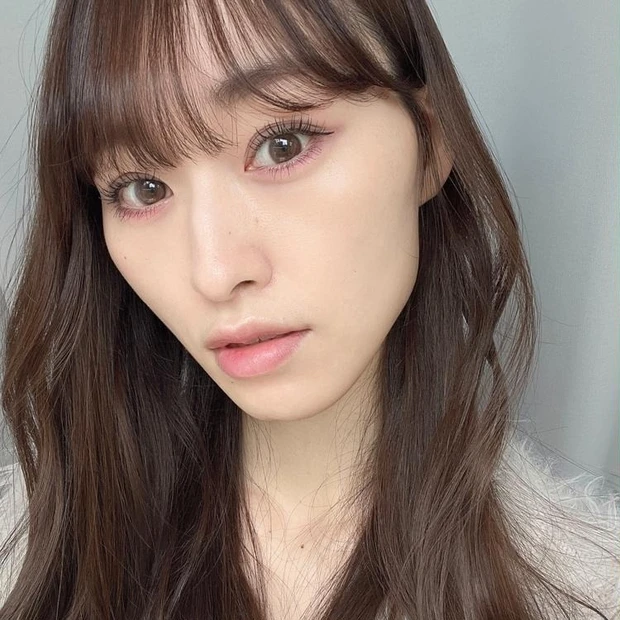 【3位】小田切ヒロさんも注目!2023春トレンドカラー”フューシャピンク”を使ったうさぎメイク♡