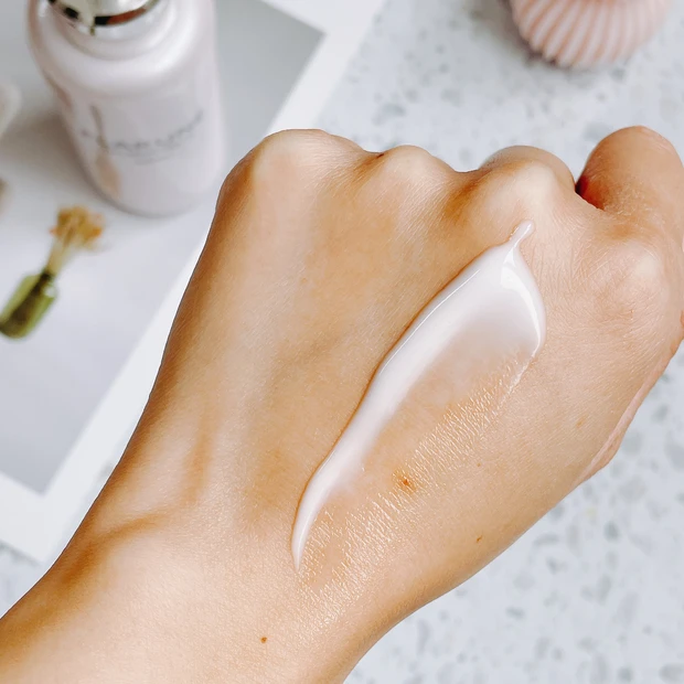 アルビオン フラルネ 先行乳液 テクスチャー