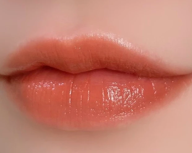 CEZANNE(セザンヌ)リップカラーシールド 02 オランジュヌード 着画