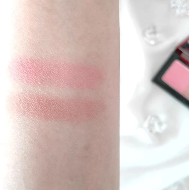 【クリスマス限定コスメ】ホリデー感満載の限定“ベリーチェック”で大人のクリスマスメイクを☆_3_2