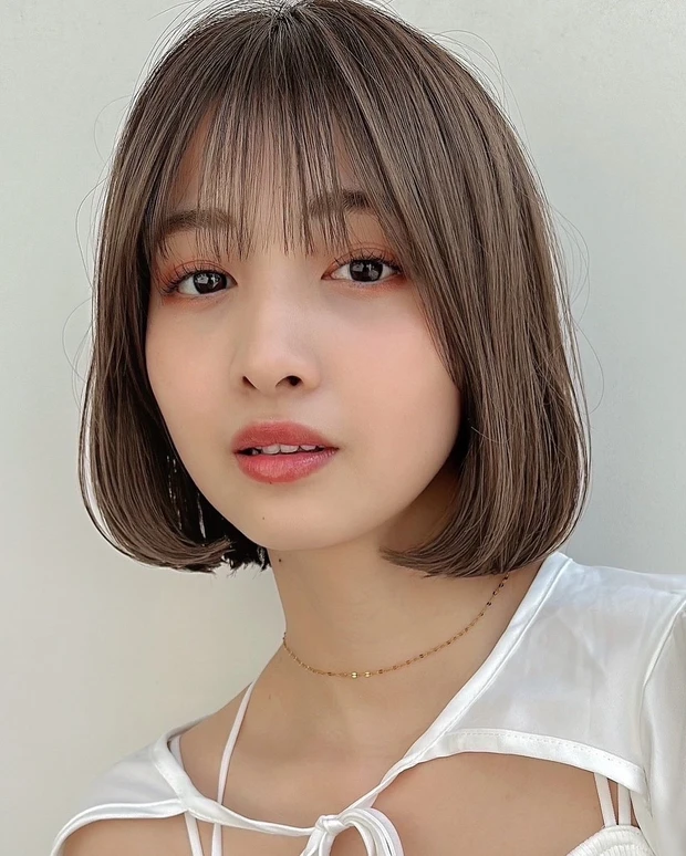 ボブ　ミニボブ　ヘア　髪型　ヘアスタイル　大人　前髪あり