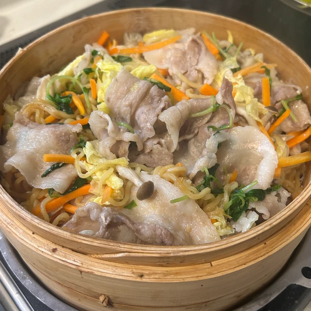 食べて痩せる！栄養満点ダイエットせいろ蒸しレシピ4選♡野菜たっぷり蒸しラーメン