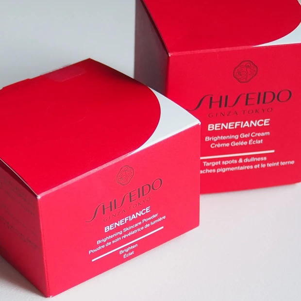 ベネフィアンス ブライトニングシリーズの外パケ