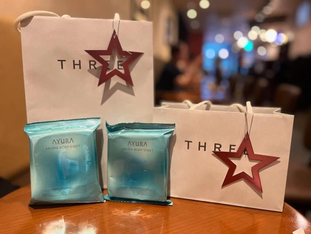 【THREE(スリー)】新作情報!「スターゲージングアイシャドウクアッド」限定色X01 GIRL OF THE YEAR・「ディヴァインリップジェム」新色07 CHARISMA KISSをレビュー♪【秋新色コスメ2024】_10_2