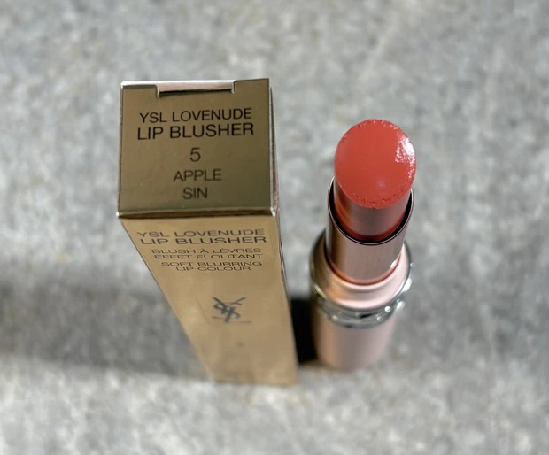 YSL ラブヌード リップスティック　イヴサンローラン　新作　新色　2026 ふわじゅわ　リップ　イエベ　ブルベ　スウォッチ　口コミ　レビュー　1 アンドレスド ピンク　2 サッシー ピーチ　　5 アップル シン