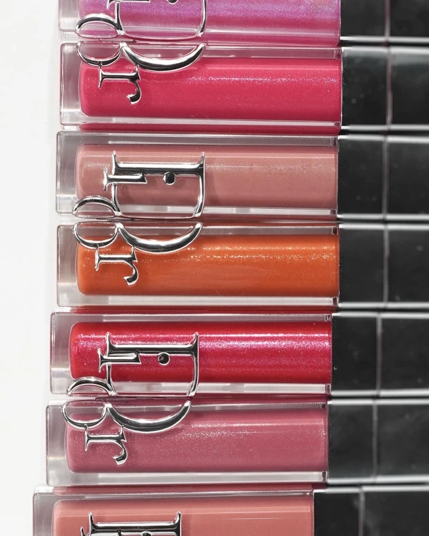 あの名品がリニューアル！待望の新作【新ディオールアディクトリップマキシマイザー】をブルベ夏のコスメオタクが徹底レビュー。"ブルベにおすすめカラー"や"バズったベージュ系カラー"をスウォッチ。_3_1