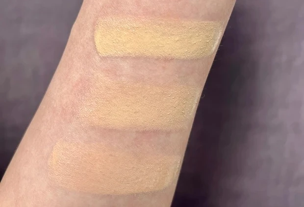 B IDOL（ビーアイドル） 愛されファンデ01・02・03nのスウォッチ