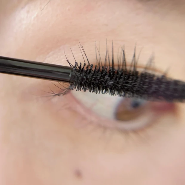 フェザー ウィスプ マスカラ04 スウォッチ