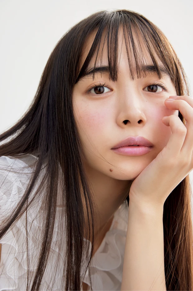 ピンクでなりたい印象に! 大人の最新ピンクメイク5選_2.「透け感ピンク」を使った儚げなピンクメイク_1