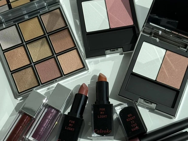 【夏新色コスメ2026】セルヴォークの夏コレクションを全色スウォッチ！ 9色アイパレットの限定色など、全5種がラインナップ