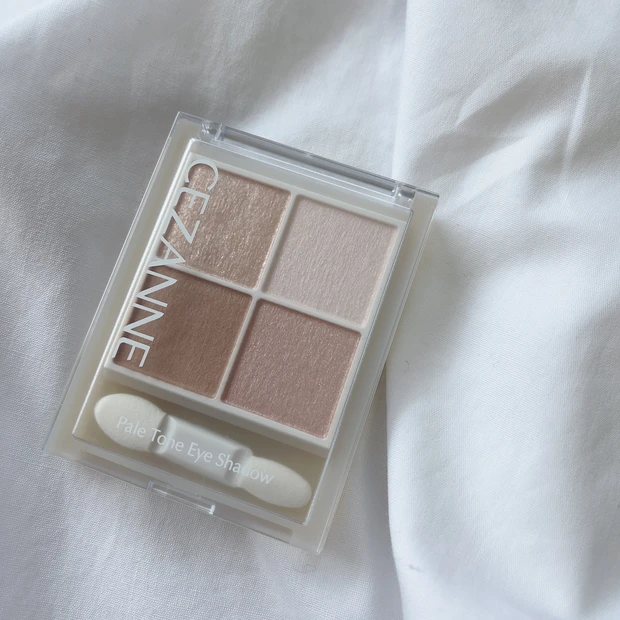 セザンヌ「ペールトーンアイシャドウ」01コットンベージュをスウォッチ！ブルベ夏の元美容部員がご紹介(^^)/_2