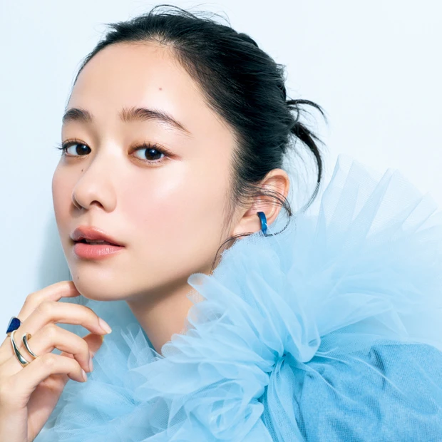 【マキア2026年4月号】堀田真由さんの表紙メイクHOW TO！ 透明感あふれるカラーレスメイク