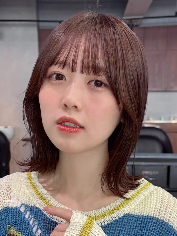 ヘアカタログ　ボブ　ボブヘア　前髪あり　正面