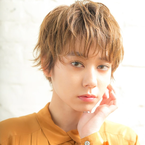 ヘアスタイル　髪型　ショート　パーマ　ワンカール　ハイトーン