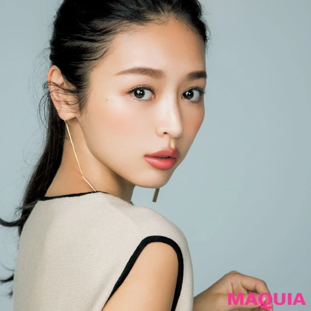 オフィスメイクに最適！ イエベ肌はキャメルブラウンのリップで知的さUP