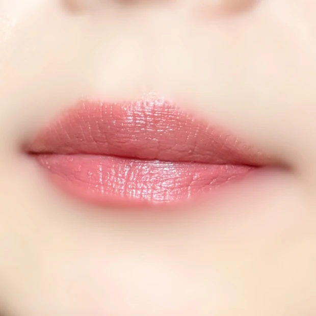 アンドビー　リップ　落ちない