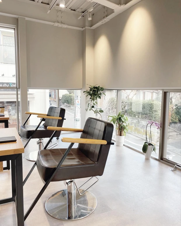 大人女子の髪は透明感と艶が命。『L 自由が丘』の暗すぎないダークカラーでうるつや髪とワントーン明るい肌を手に入れた！_5