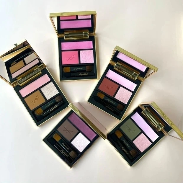 【秋新色コスメ2022】アンプリチュード コンスピキュアス アイズ