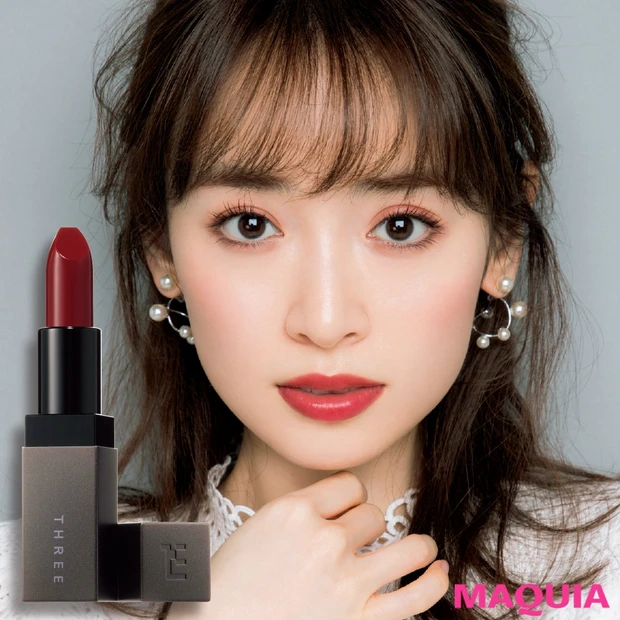 ブルベ肌が選ぶべき赤リップは？ 新作リップ7本を、モデルがつけ比べ