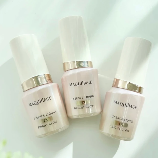 マキアージュの“ファンデ美容液”から白玉のようなワントーン明るい肌に仕上がる新作登場！ 全3色をスウ…