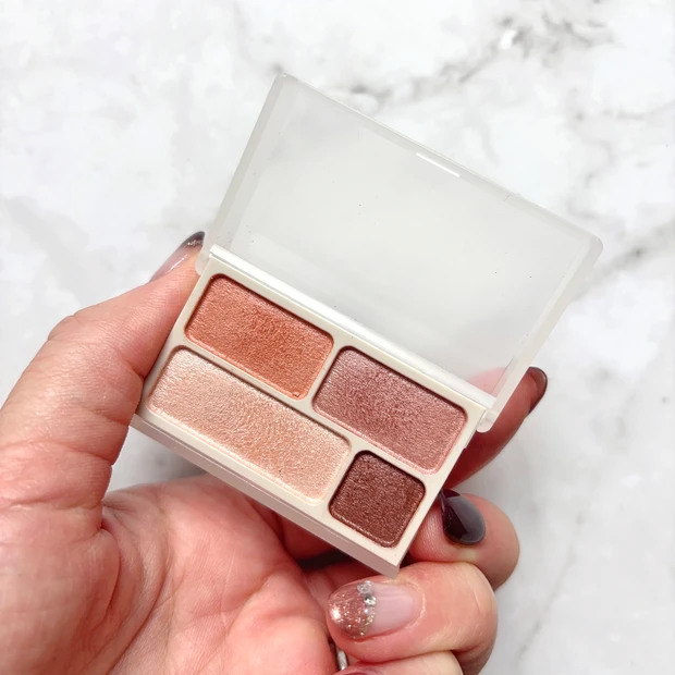 無印良品「アイカラー4色タイプ コーラル」のパッケージ写真