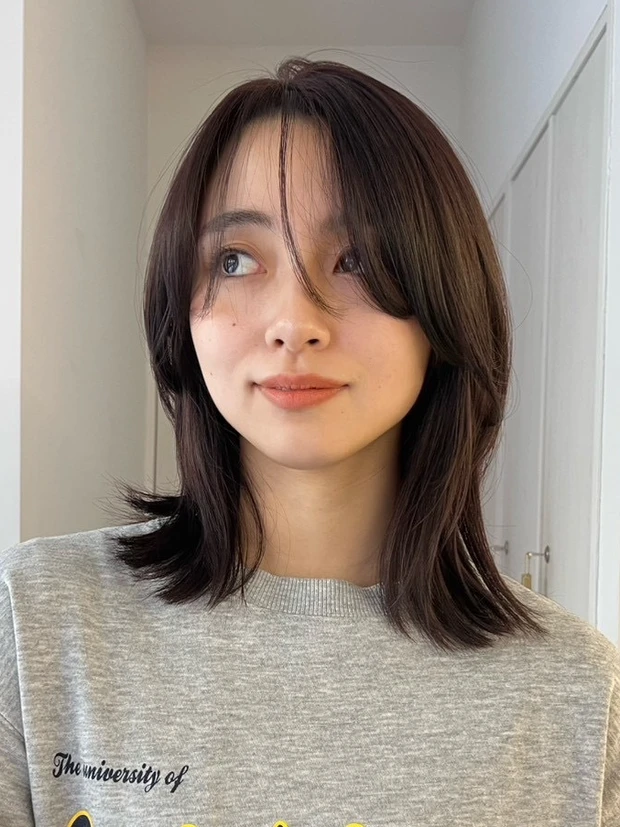 髪型 ミディアムレイヤー ミディアムヘア 韓国ヘア スタイリング