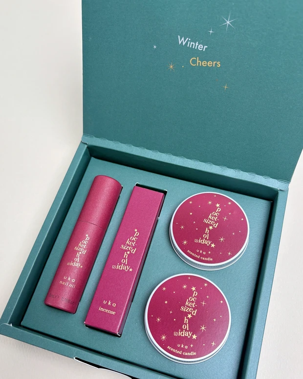 uka Holiday Coffret pocket-sized holiday パッケージ