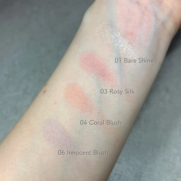 スナイデル ビューティー SNIDEL BEAUTY スキングロウブラッシュ 比較スウォッチ