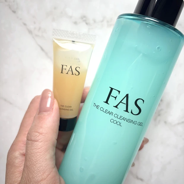 FAS ザ クリア クレンジングジェル クールと定番品を比較