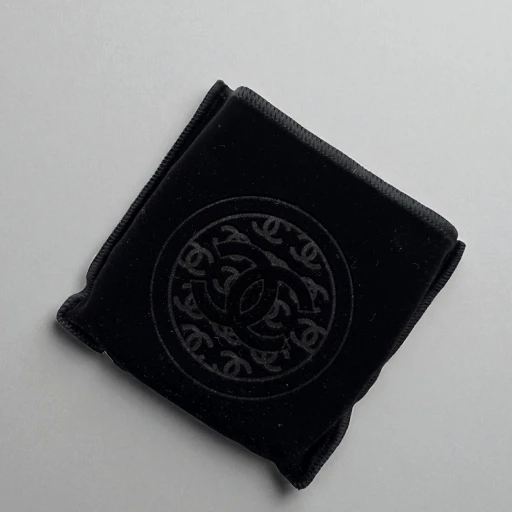 レ キャトル オンブル ブトン