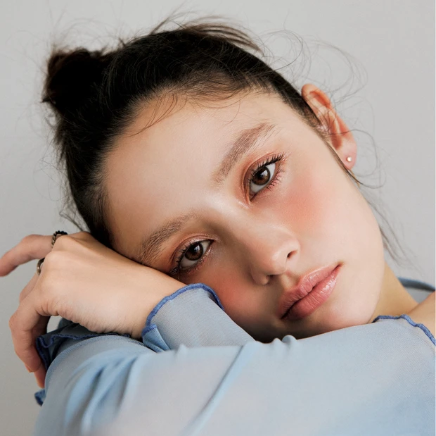 眉トレンド 「ミュート眉」の描き方