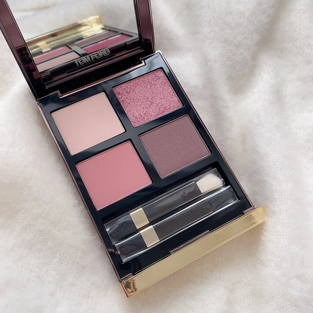 TOMFORDインソレントローズ 